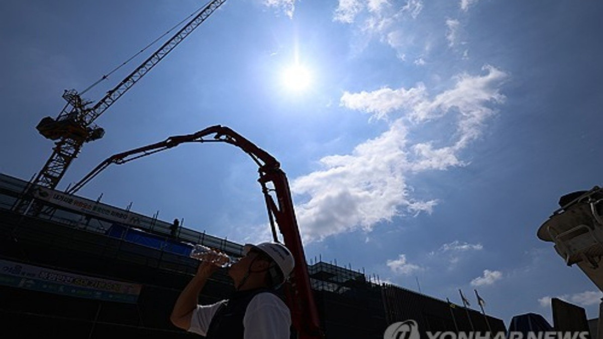 South Korea Swelters as Heat Wave Pushes Temperatures to Historic Extremes