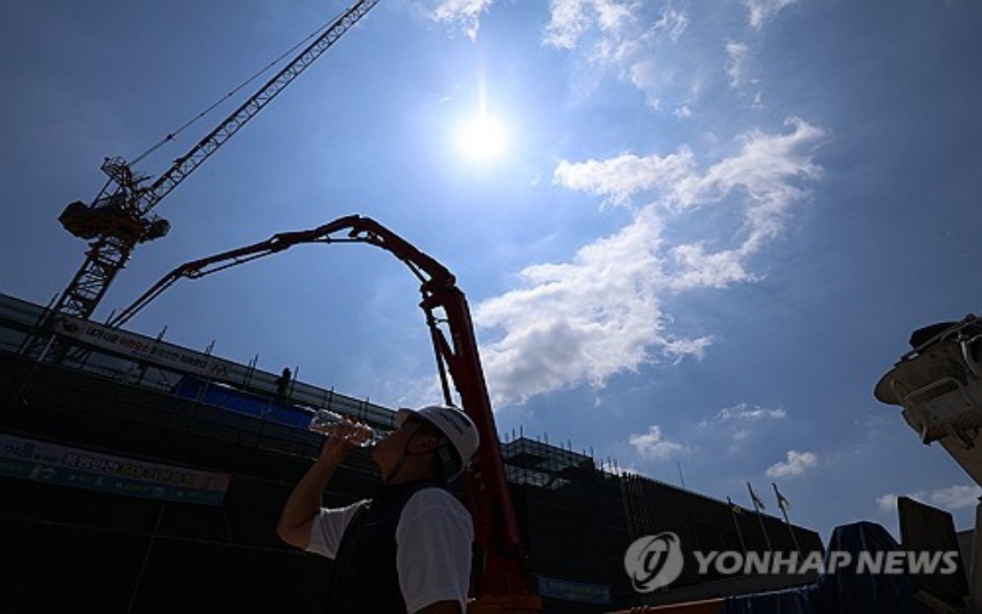 South Korea's Greater Seoul Region Swelters Under Severe Heat Wave Alert