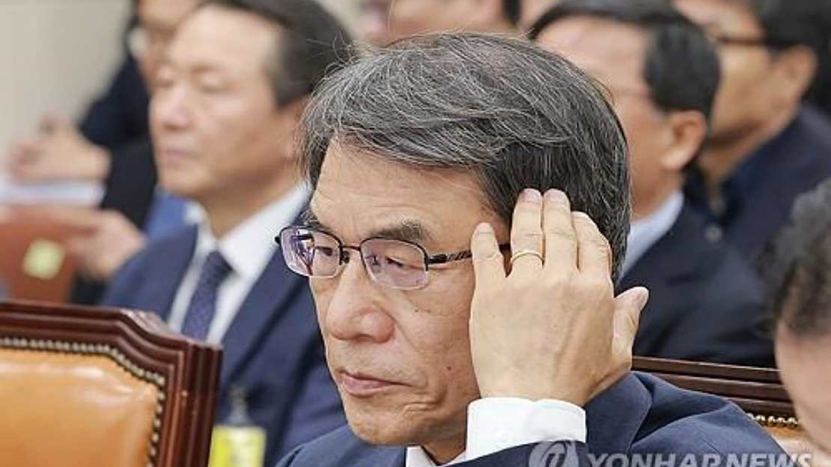 South Korea's Election Commission Faces Fraud Inquiry as Former Chief Suspected of Embezzlement