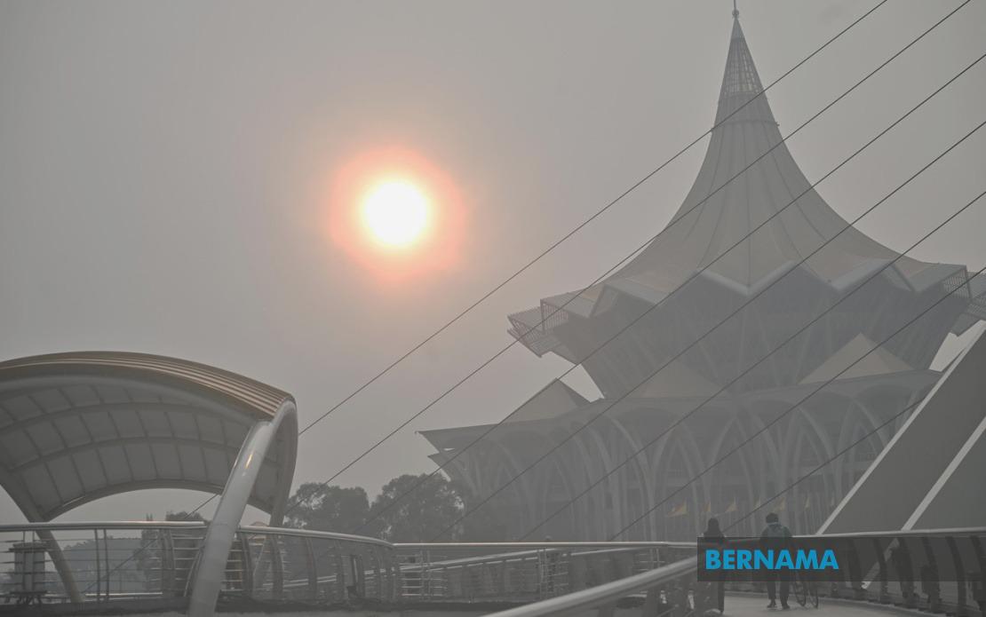 Sarawak Shuts 591 Schools as Heat and Drought Worsen Air Quality Crisis