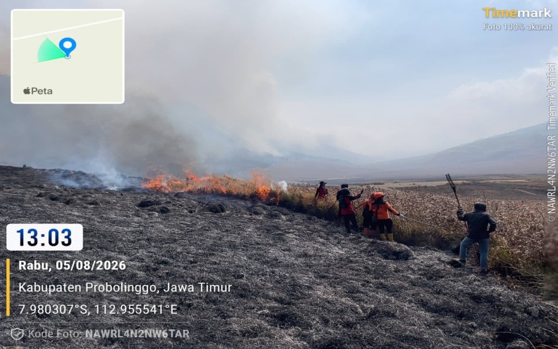 Indonesian Helicopters Join Mount Bromo Wildfire Battle As Blaze Expands To 60 Hectares