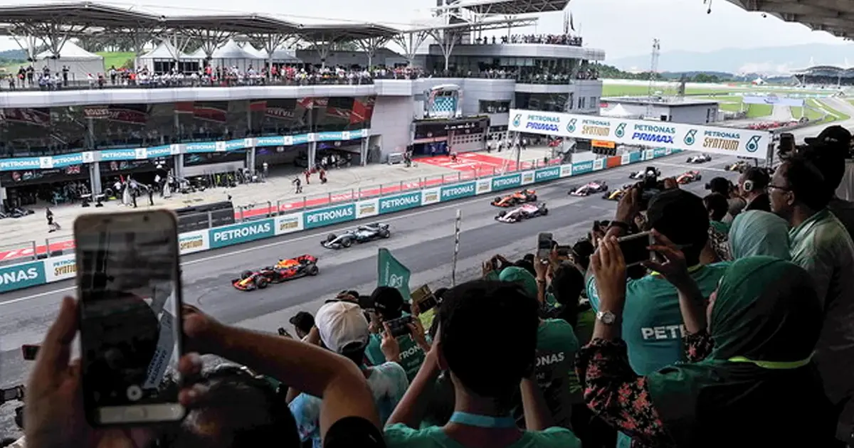 Malaysia can host F1 without massive spending, Anwar says