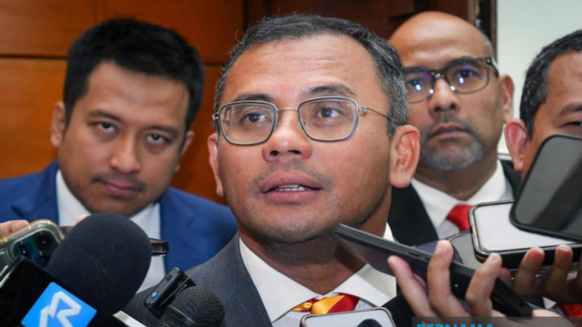 Selangor MB Highlights Local Complicity in Shielding Illegal Immigrants