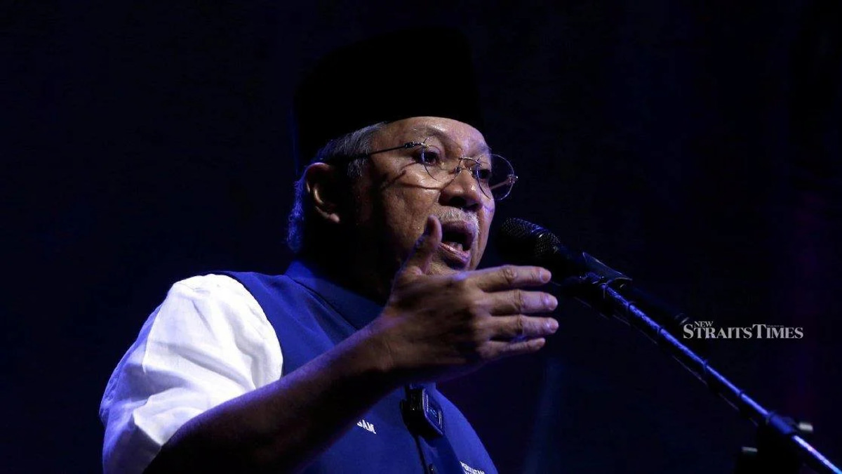 Annuar calls for restraint as Bersatu navigates rising discord within PN