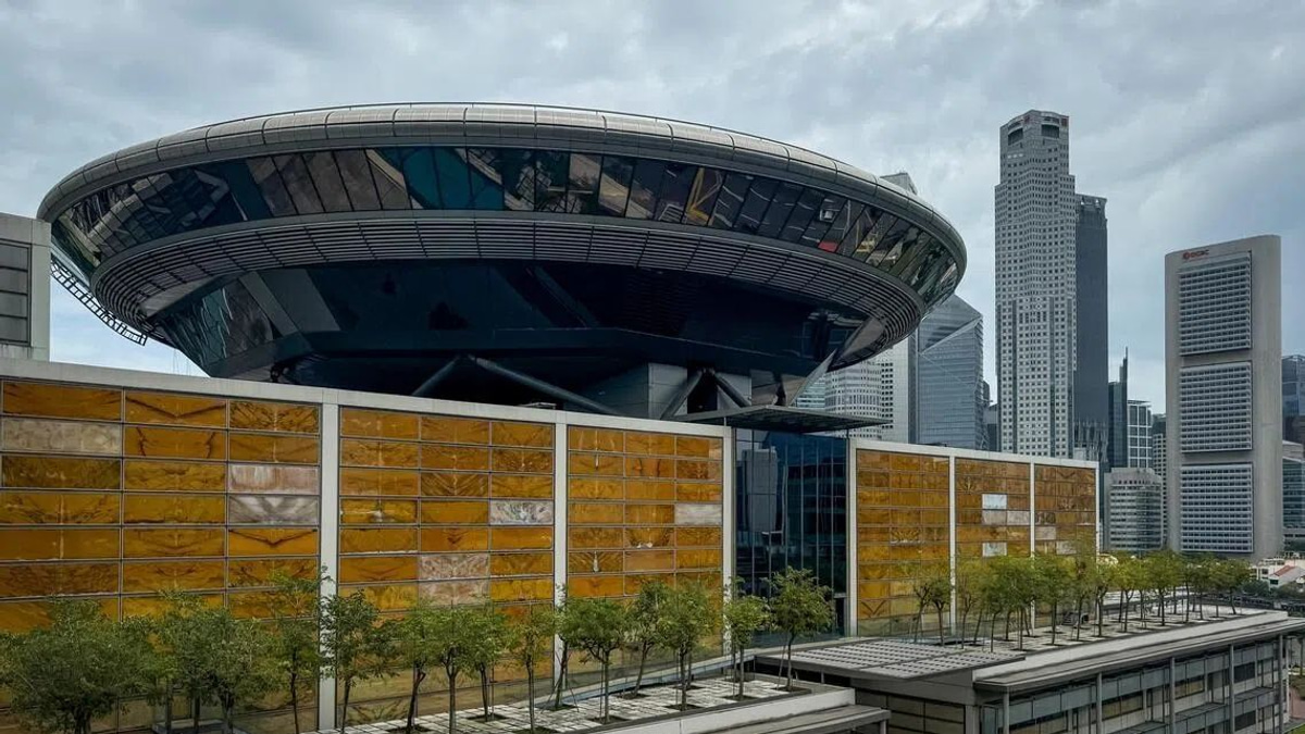 Singapore Teacher Admits to Sexual Offences Against Teenage Student