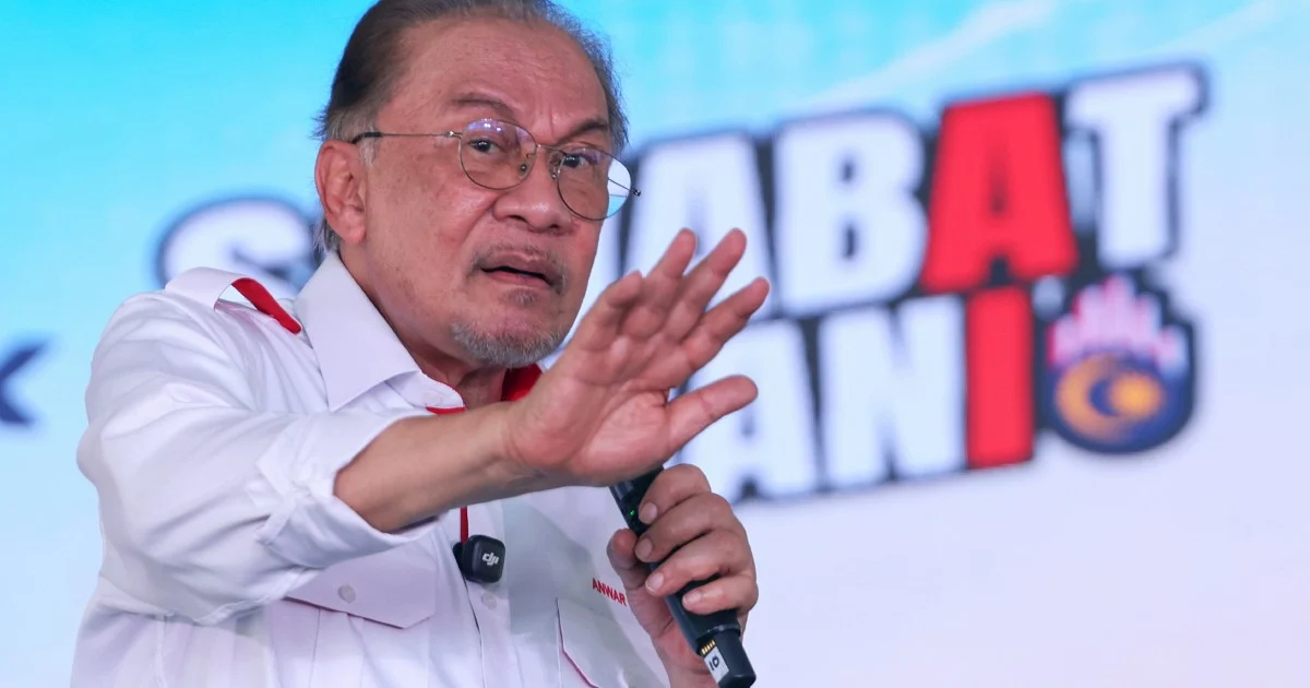 Anwar's final push: Johoreans must choose capable leaders for state's future