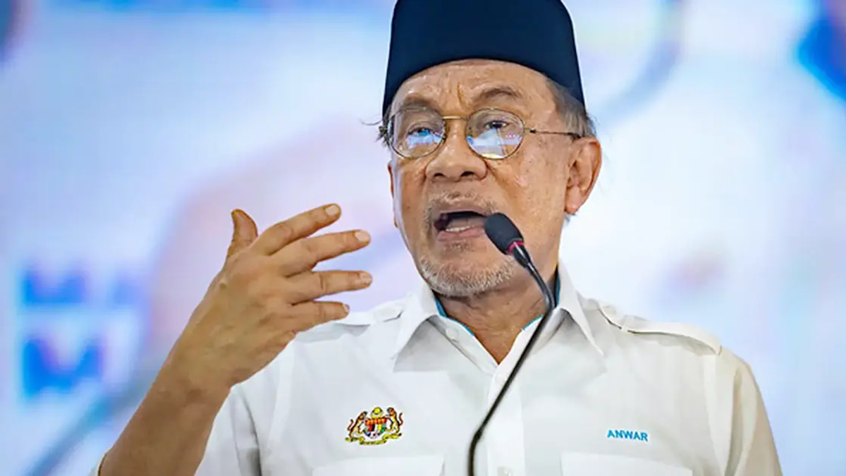 Anwar Issues Strong Warning to Ministers Over Campaign Conduct in State Elections
