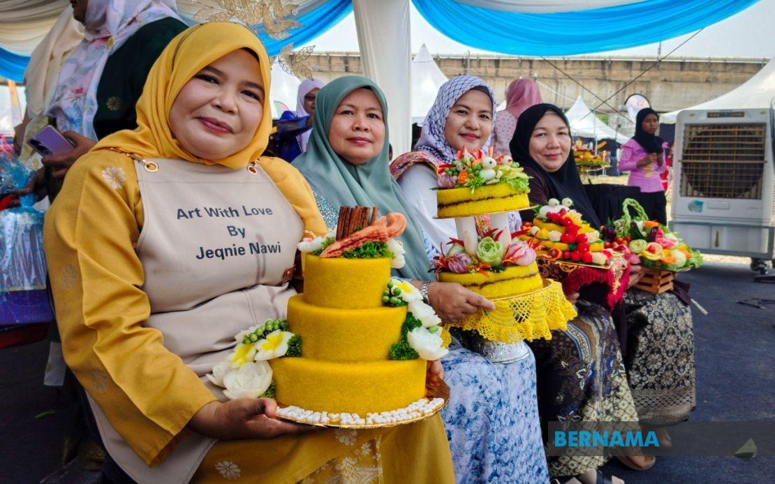 From Resort Career to Culinary Enterprise: How a Kelantan Woman Built a Thriving Pulut Kuning Business