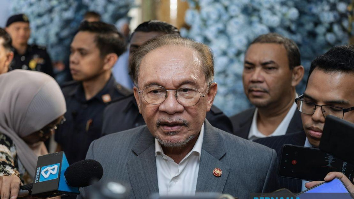 PM Anwar Awaits Briefing On Melaka DAP Quartet's Shock Exit From State Government