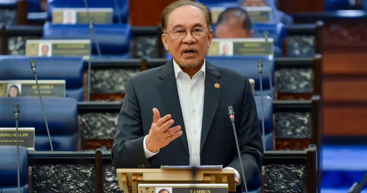 Anwar Dismisses Early Election Calls, Pledges Focus on Economic Delivery