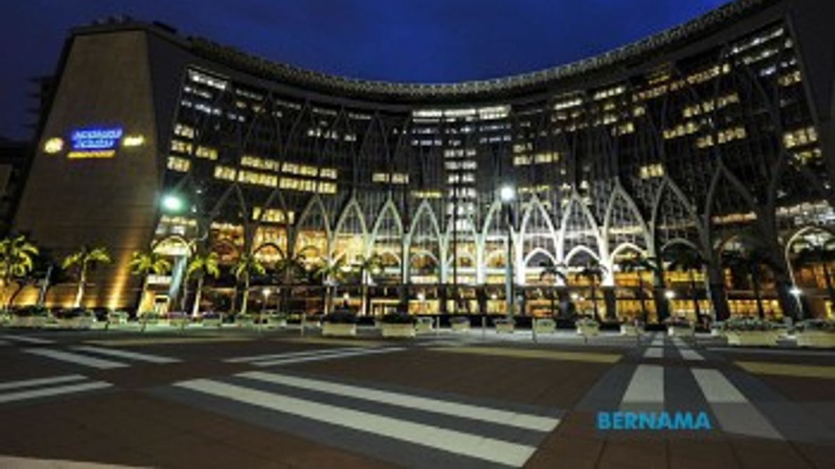 Malaysia's Federal Debt Set To Stay Below 65% of GDP Through 2026