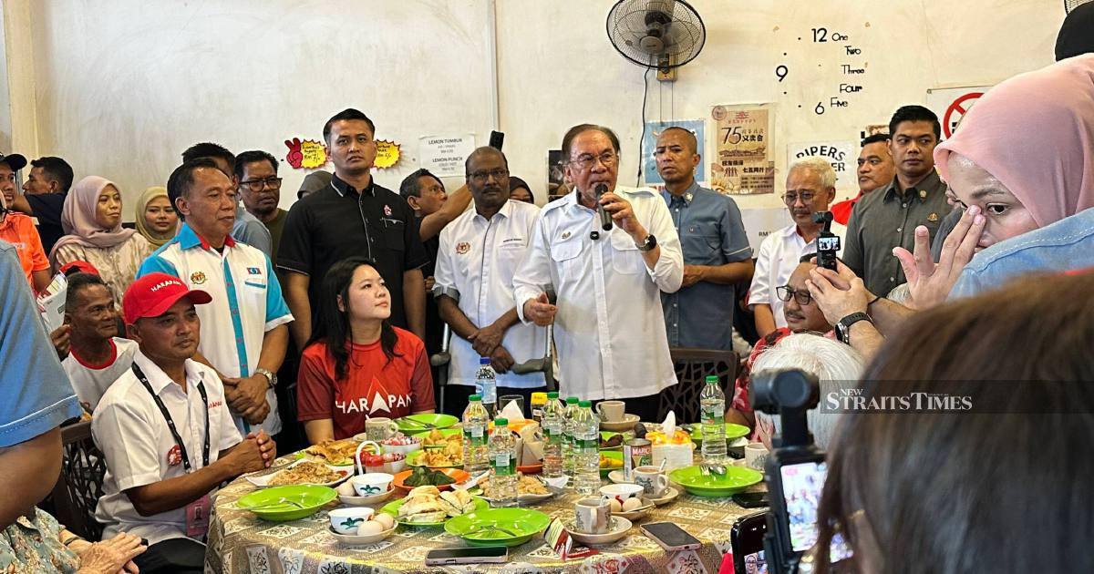 Anwar's Campaign Trail Visit Energises Pakatan's Johor Election Push