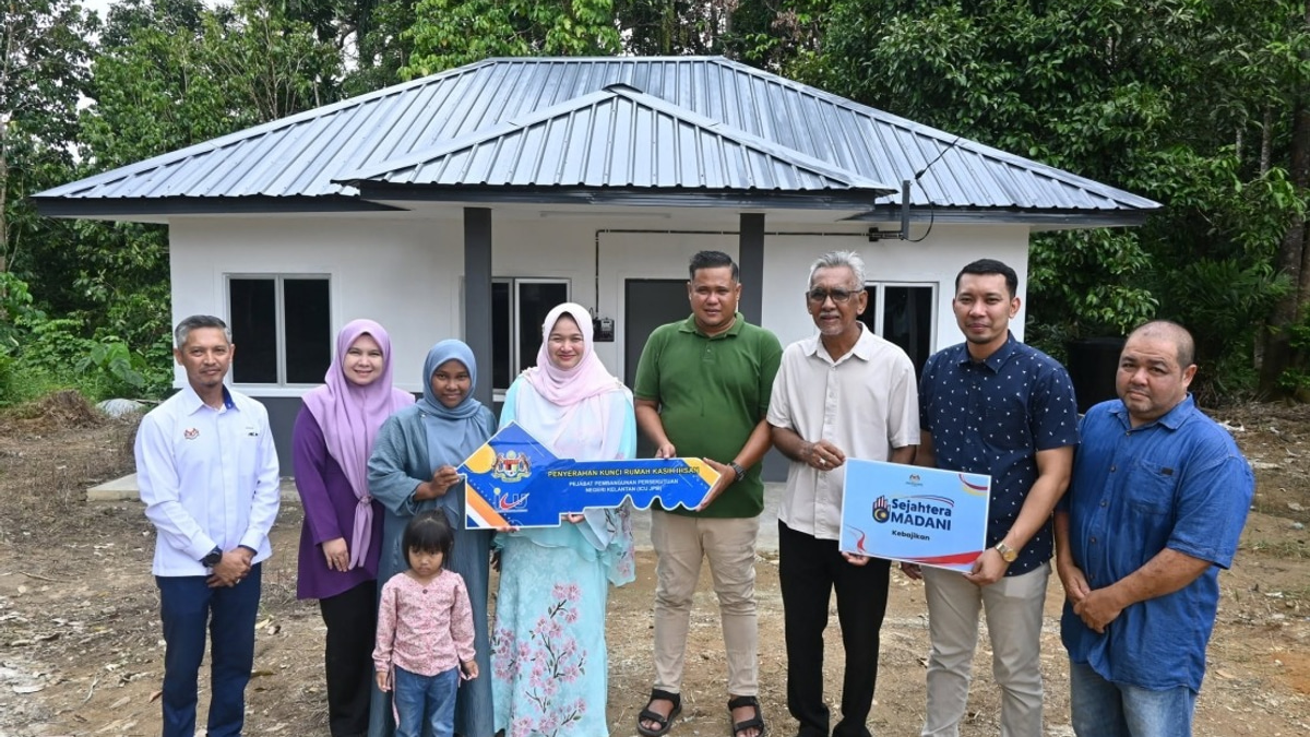 Government Delivers Rumah Kasih Ihsan Homes to Jeli Residents in Kelantan Housing Push