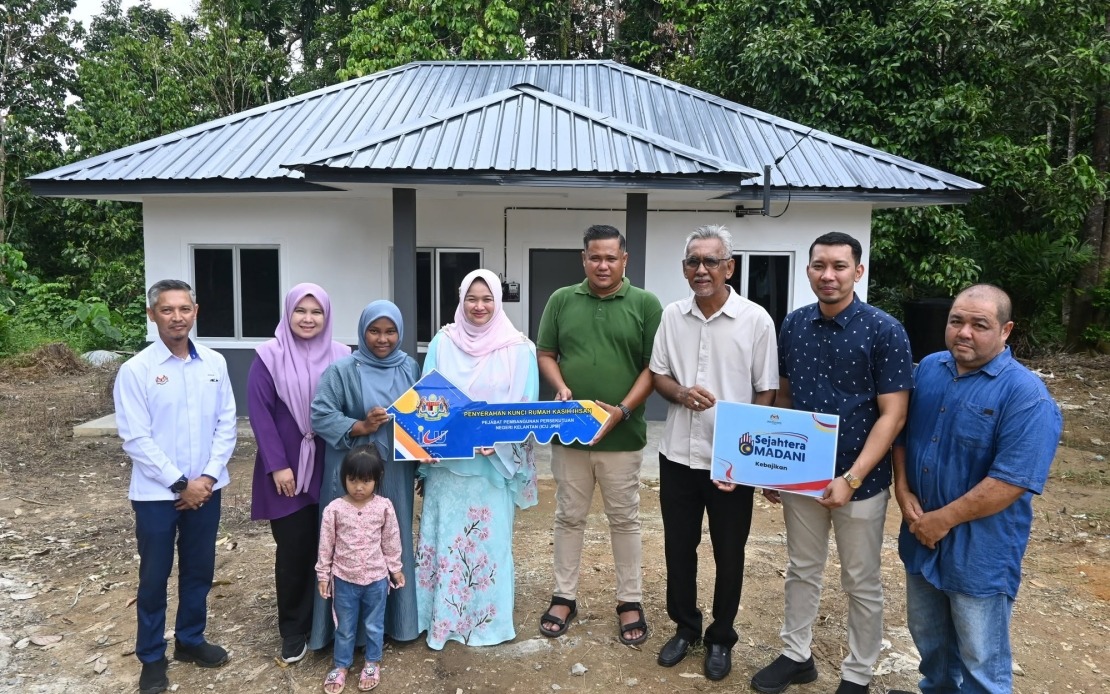 Government Delivers Rumah Kasih Ihsan Homes to Jeli Residents in Kelantan Housing Push
