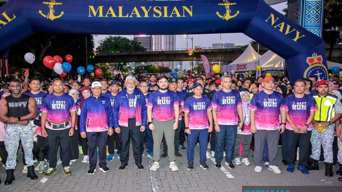 Raja Muda of Selangor Flags Off Navy Run 2026 as Record 15,000 Runners Participate