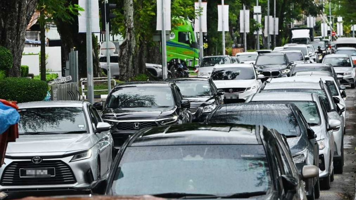 Petaling Jaya MP demands full disclosure on Selangor parking system breach