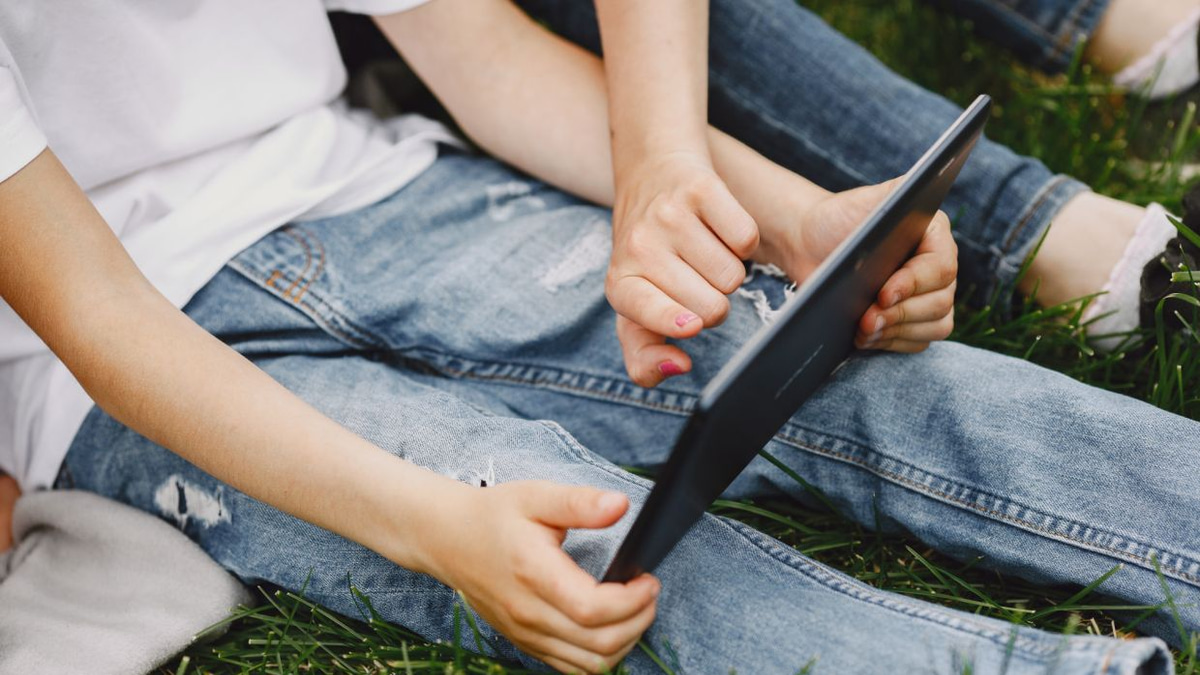 Silicon Valley's Digital Paradox: Why Tech Titans Restrict Their Own Children's Screen Time