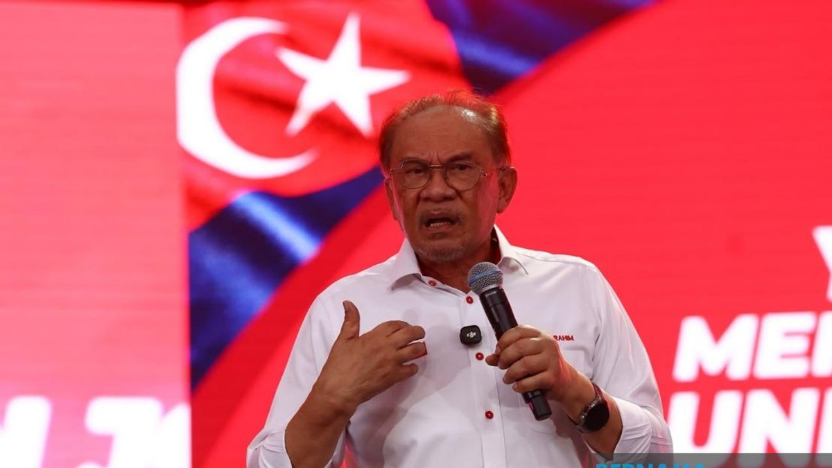 PM Anwar Denies Purchasing Luxury BMW, Says Vehicle Is Government Asset