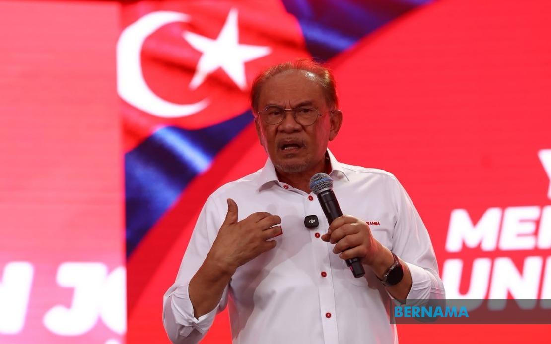 PM Anwar Denies Purchasing Luxury BMW, Says Vehicle Is Government Asset