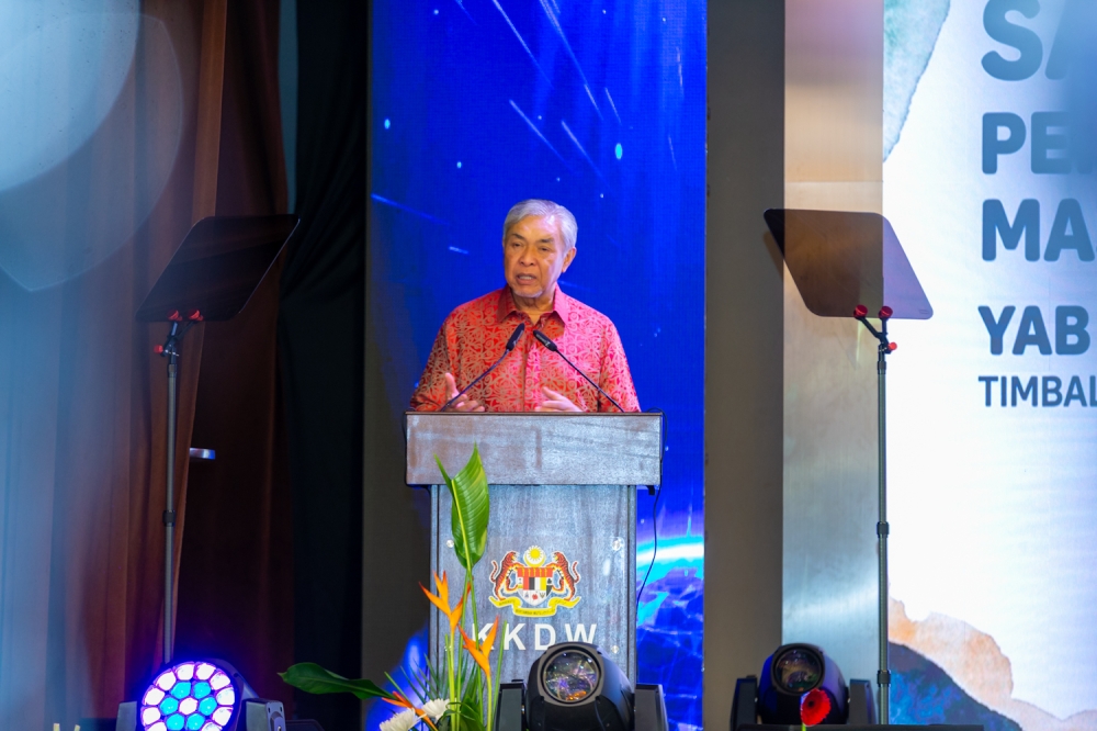 Zahid dismisses reports of opposition coalition meeting, reaffirms backing for unity government