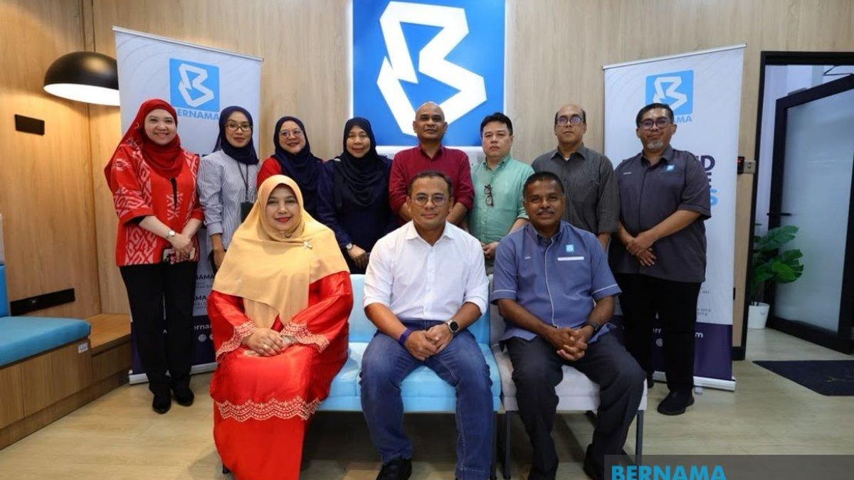 Amirudin Visits Bernama's Election Coverage Hub Amid Negeri Sembilan Campaign