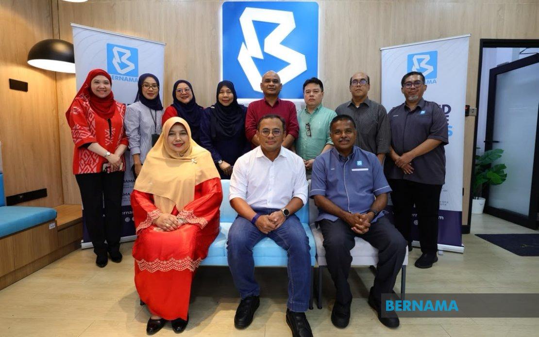 Amirudin Visits Bernama's Election Coverage Hub Amid Negeri Sembilan Campaign