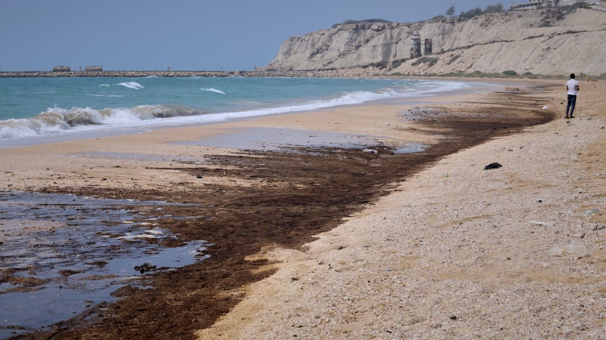 Iran Sets Seven-Mile Transit Corridor Through Hormuz Strait With Oman in Temporary Deal