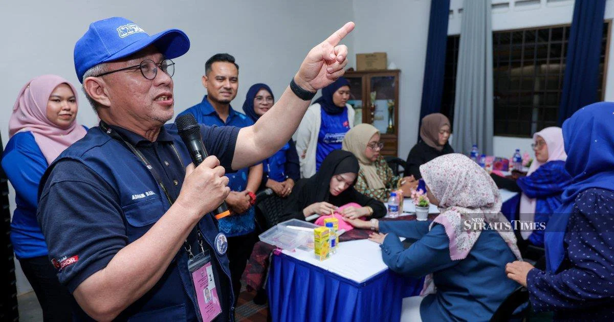 BN Takes Early Lead as Johor Counts Progress in Three Hotly-Contested Seats