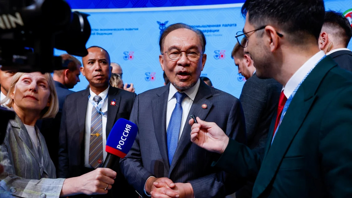 Anwar emphasises cultural diplomacy, reveals appreciation for Russian arts