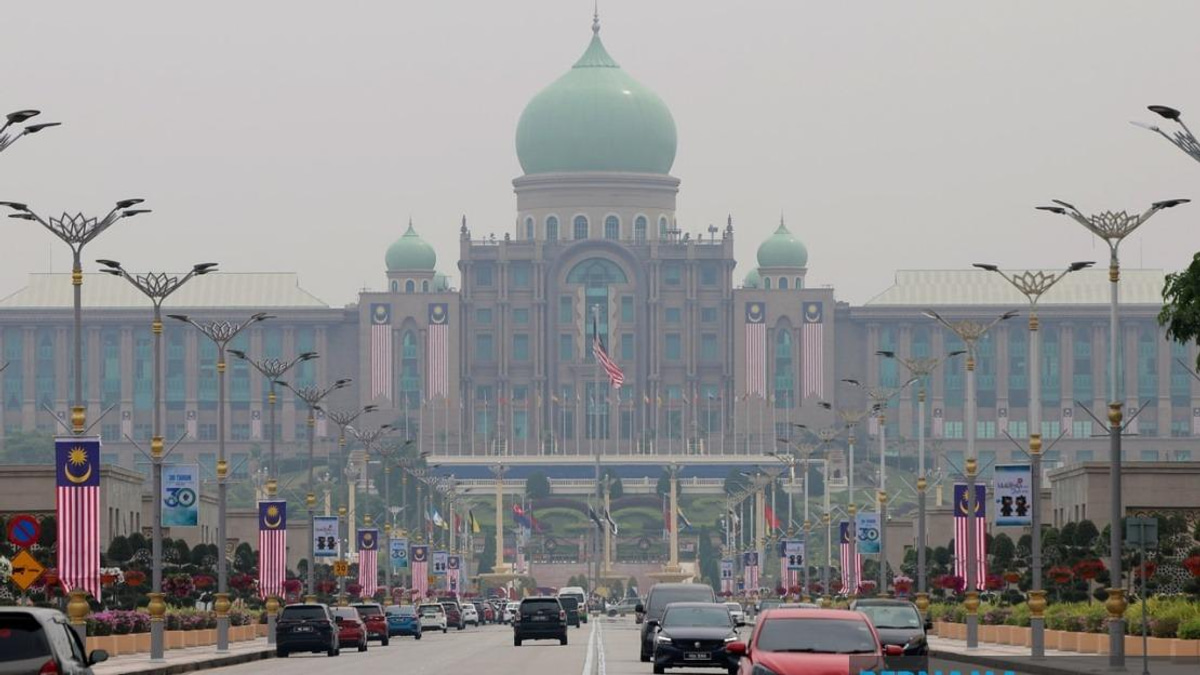 Haze Alert For Putrajaya And Multiple States As National Day Approaches
