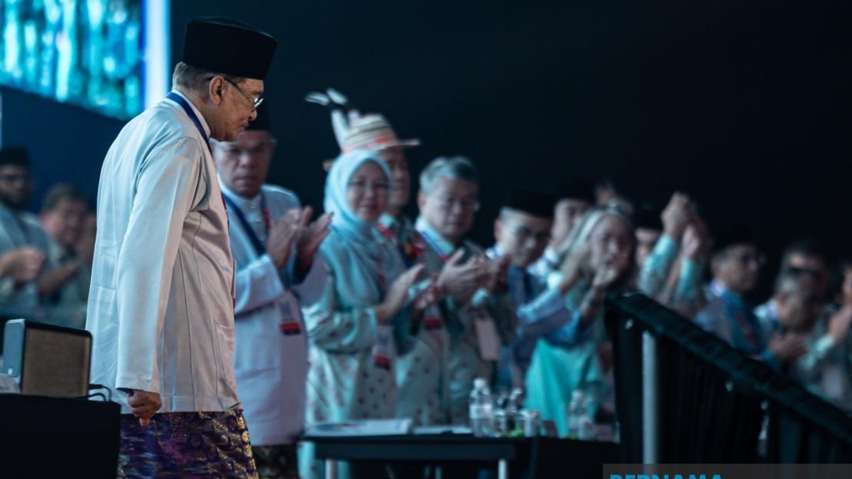 PM Anwar Rejects Accusations of Regional Neglect, Points to Rising State Allocations