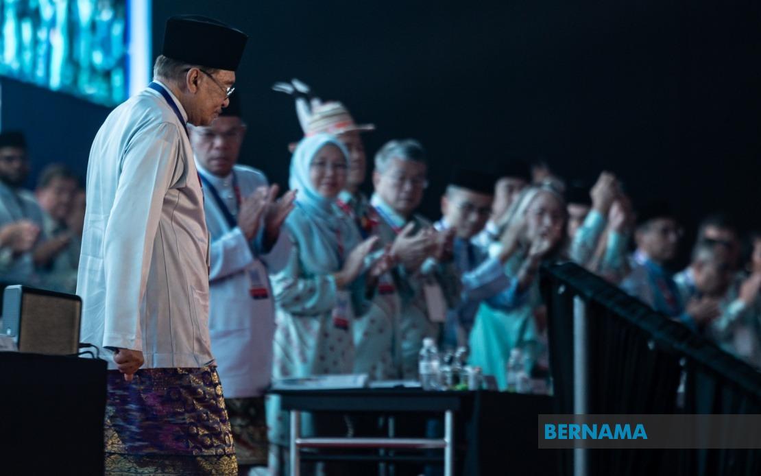 PM Anwar Rejects Accusations of Regional Neglect, Points to Rising State Allocations
