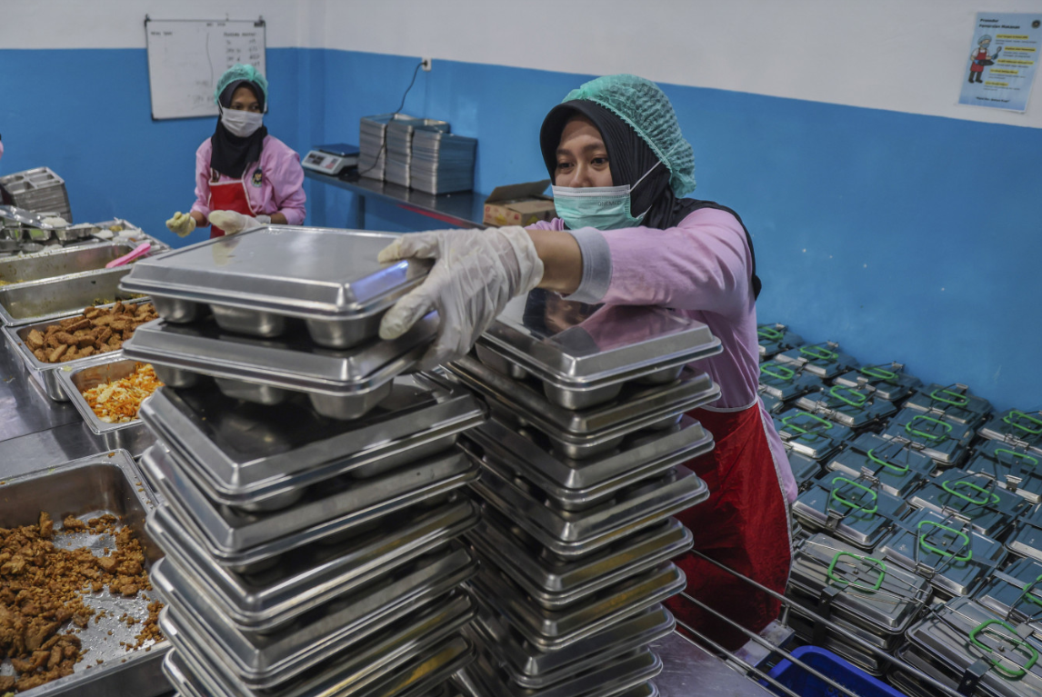 Prabowo Orders Comprehensive Review of Free Meal and Cooperative Schemes Amid Public Pressure