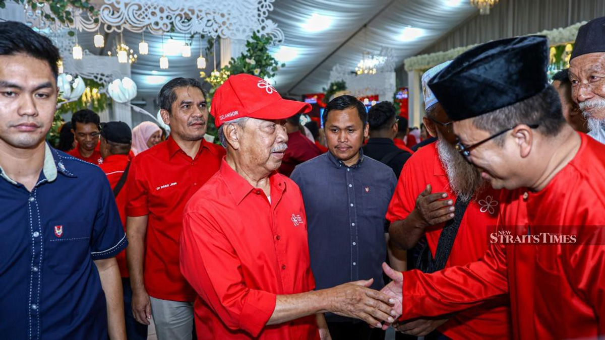 Muhyiddin Charts Fresh Political Path as Bersatu Breaks from PN Over Pas Leadership Row