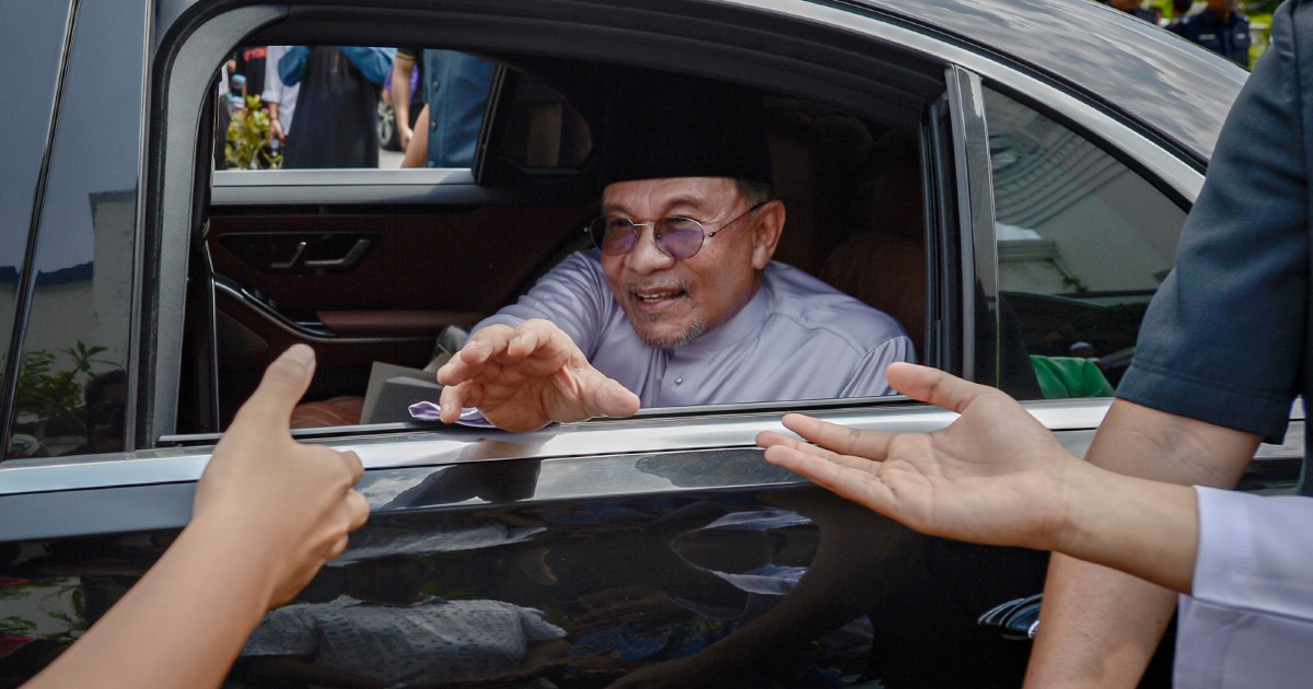 Anwar takes PH campaign push to Negri Sembilan ahead of state polls