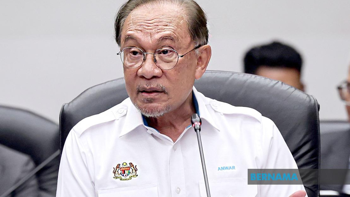 PM Anwar Extends Condolences After Form Four Student's Death at Seremban School