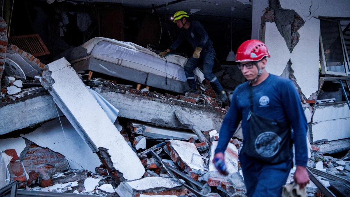 Colombia Earthquake Death Toll Climbs to 132 as Rescue Efforts Continue
