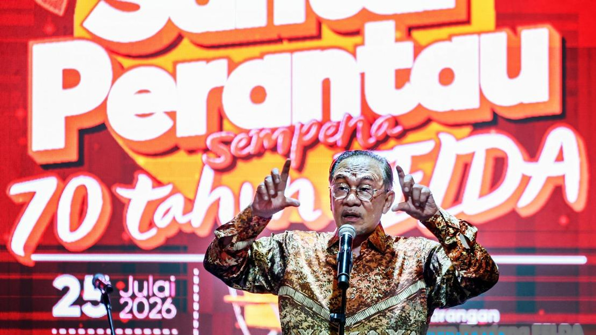 Anwar Ibrahim Pushes for Swift Rollout of Seven Felda Settler Support Schemes