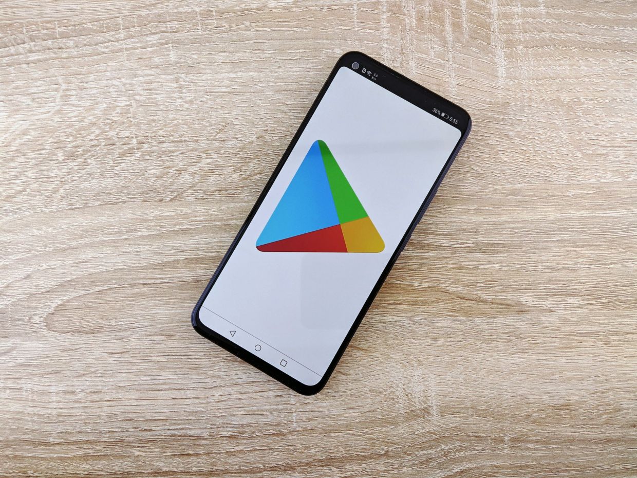 Google Backs Down on App Store Controls, Will Allow Rivals Within Play Store