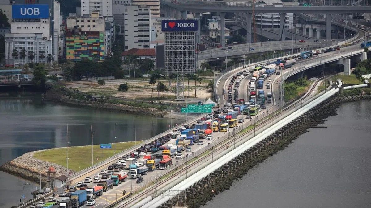 Singapore braces for gridlock at Malaysia checkpoints during National Day break