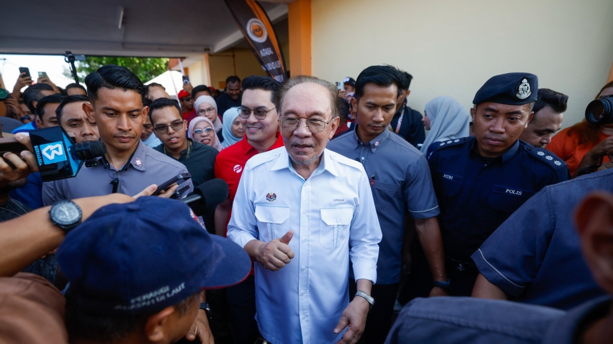PM Anwar Ibrahim completes elective surgery under close medical supervision