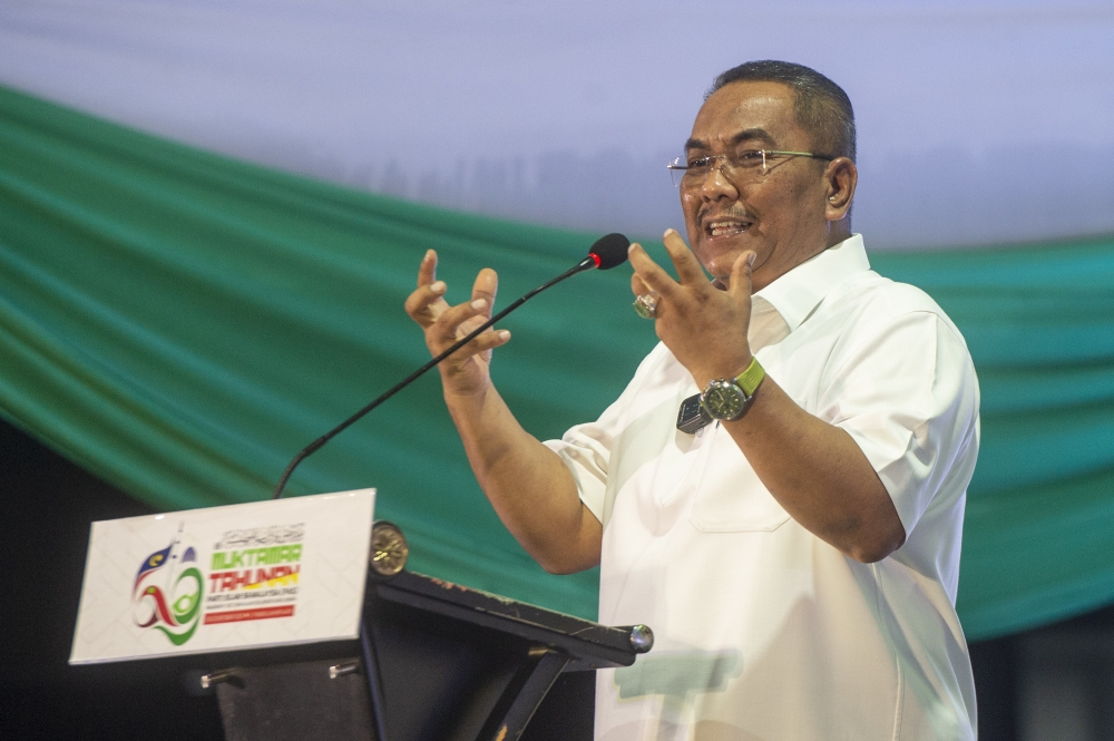 Zahid Warns Sanusi Against Political Expansion Beyond Kedah, Urges Focus on Home State