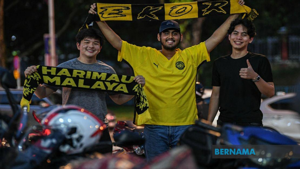 Malaysian Football Fans Defy Ultras Malaya Boycott to Support Harimau Malaya