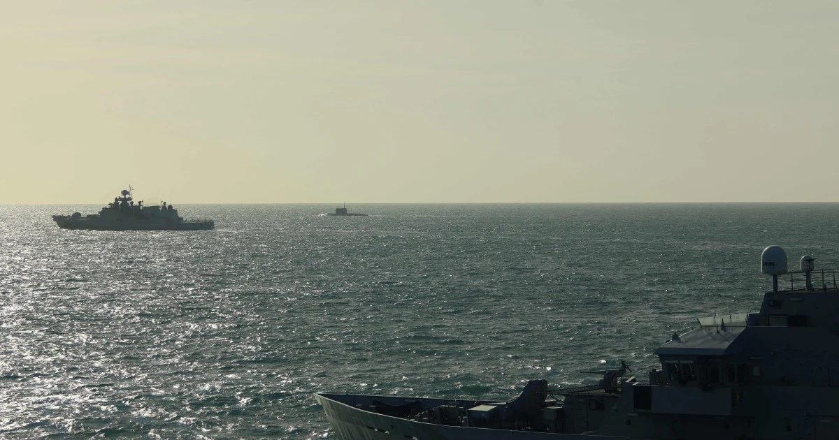 UK PM Calls Russian Warning Shots 'Reckless' as Naval Tensions Flare in English Channel