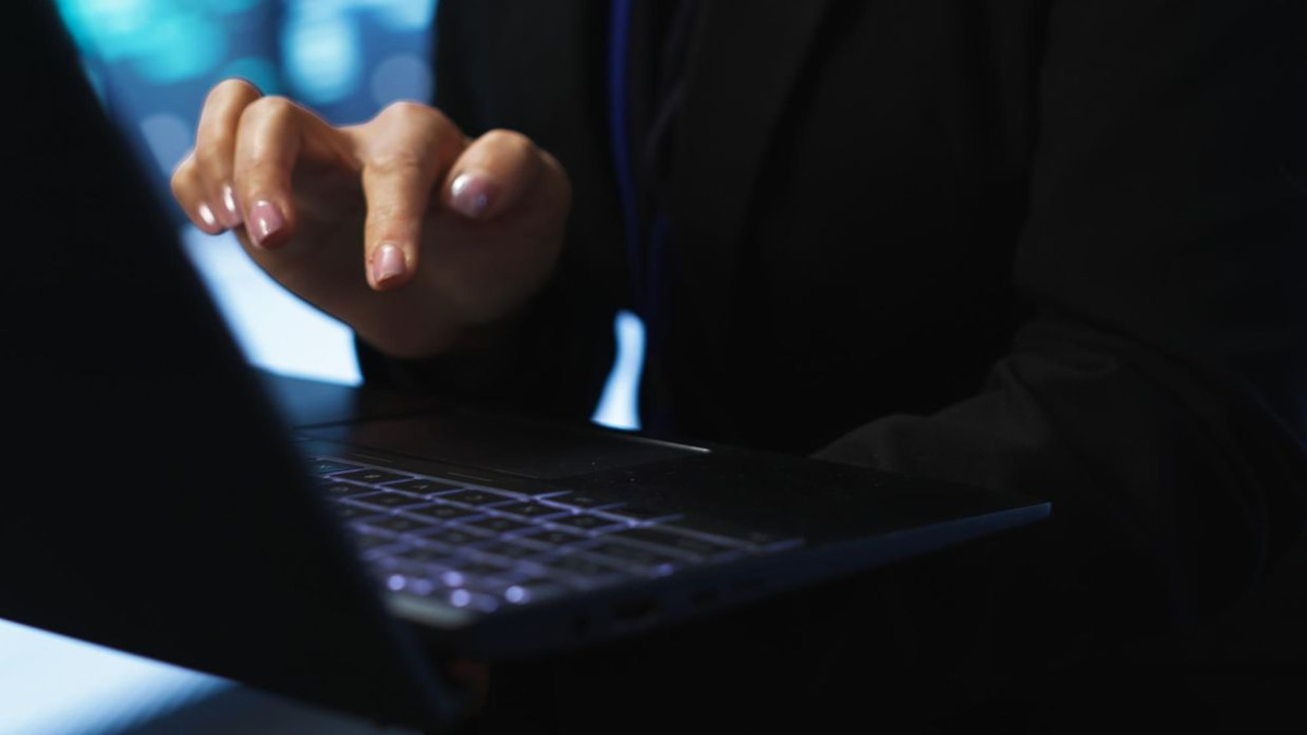 The AI-Powered Scam Crisis: How Criminals Are Outsmarting Traditional Safeguards