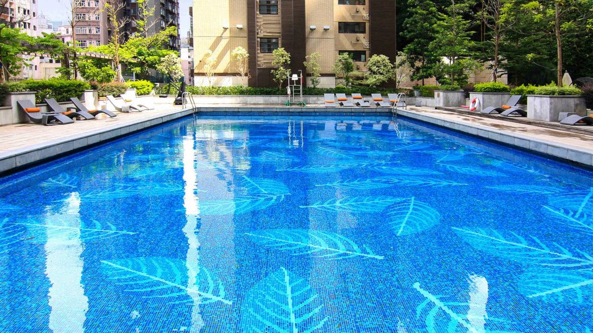 Hong Kong authorities shut private pool after discovering lifeguard's fake credentials
