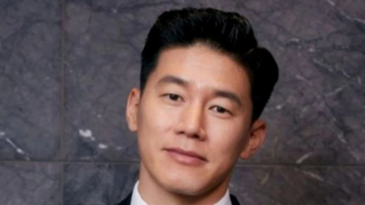 From poverty to stardom: Actor Kim Mu Yeol's struggle on RM500 yearly income before breakthrough