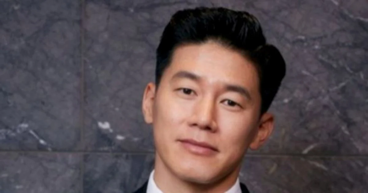 From poverty to stardom: Actor Kim Mu Yeol's struggle on RM500 yearly income before breakthrough