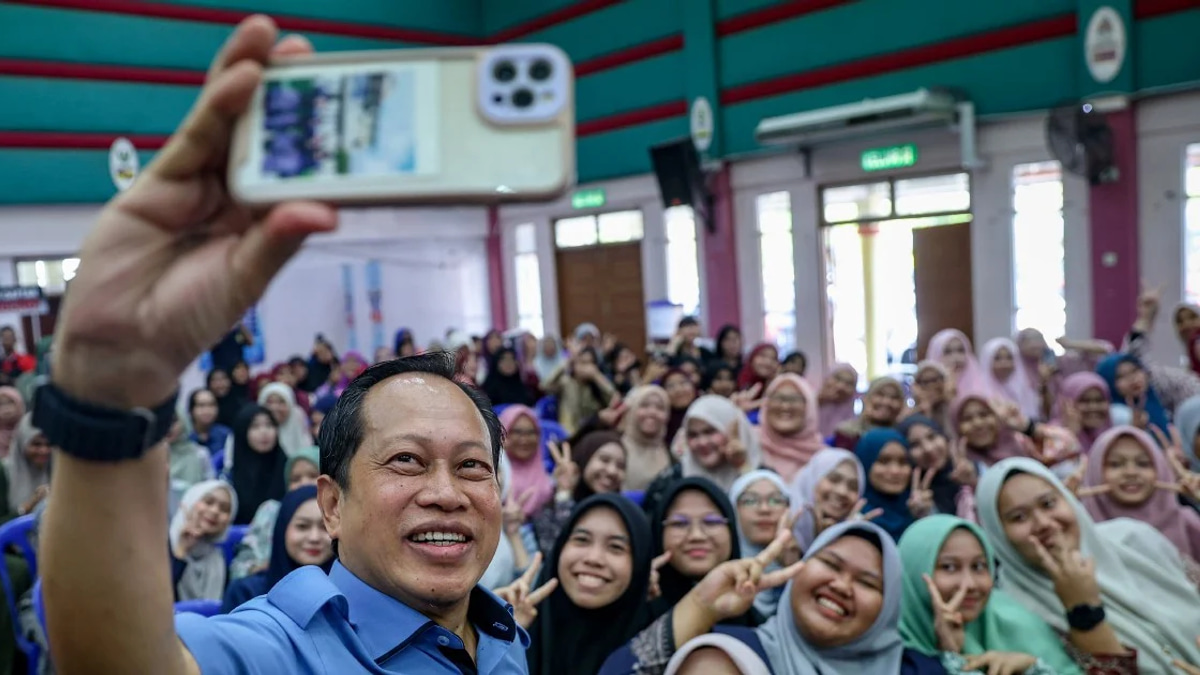 DAP's Claims About Wavering Johor BN Support Are Baseless, Says Ahmad Maslan
