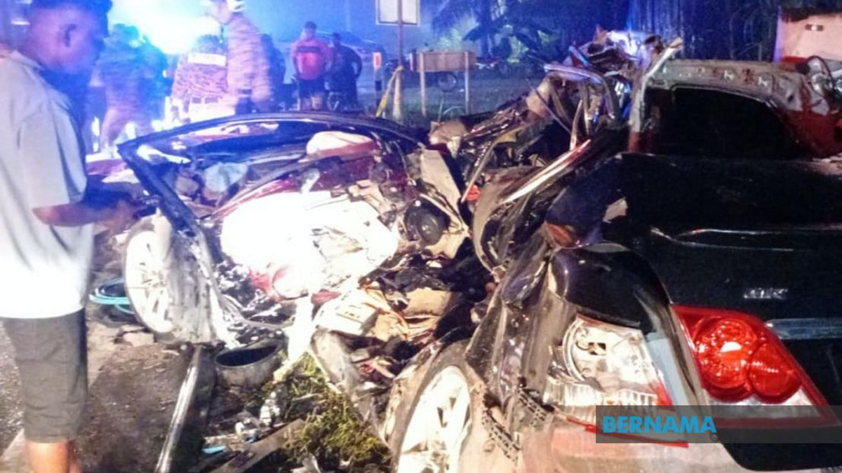 PM Anwar Expresses Grief Over Bentong Highway Crash That Killed Six